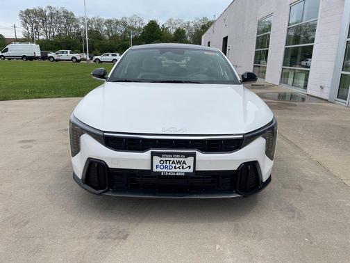Snow White Pearl 2026 Kia K4 GT-Line Turbo