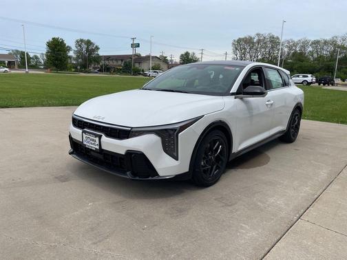 Snow White Pearl 2026 Kia K4 GT-Line Turbo