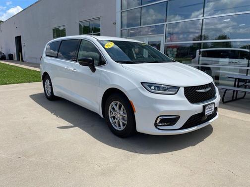 Bright White Clearcoat 2024 Chrysler Pacifica Touring L