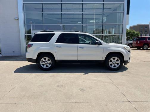 Summit White 2013 GMC Acadia SLE-2