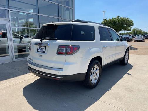 Summit White 2013 GMC Acadia SLE-2