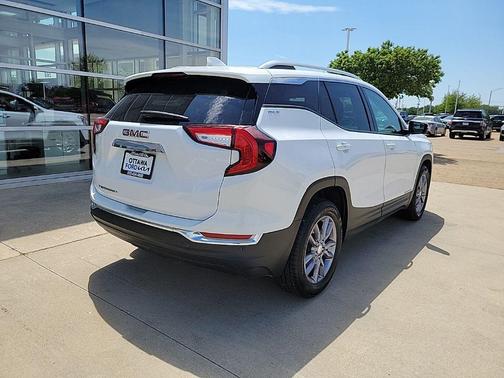 Summit White 2023 GMC Terrain SLT