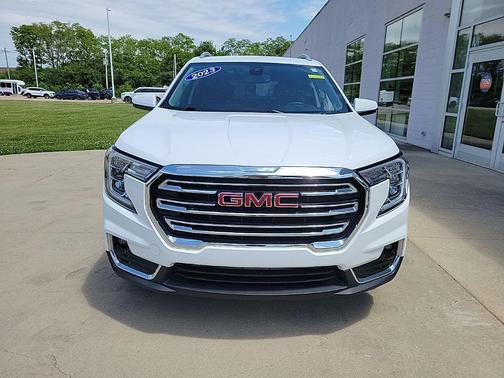 Summit White 2023 GMC Terrain SLT