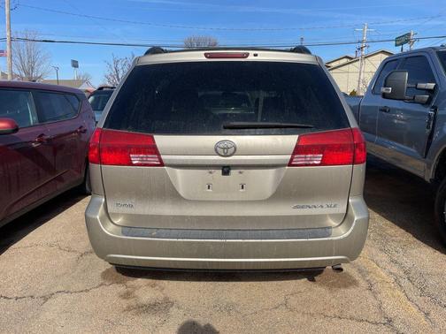 2004 Toyota Sienna XLE