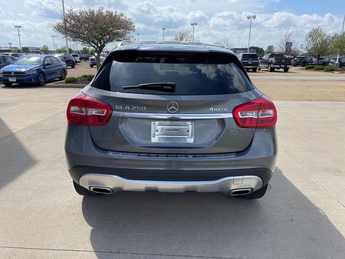Gray 2019 Mercedes-Benz GLA 250 4MATIC