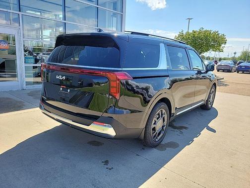 Aurora Black Pearl 2026 Kia Carnival SX