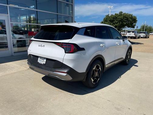 Glacial White Pearl 2026 Kia Sportage EX