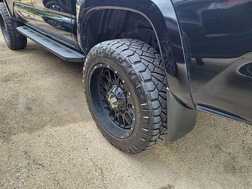 Midnight Black Metallic 2022 Toyota Tacoma TRD Sport