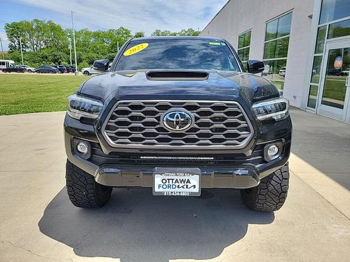 Midnight Black Metallic 2022 Toyota Tacoma TRD Sport