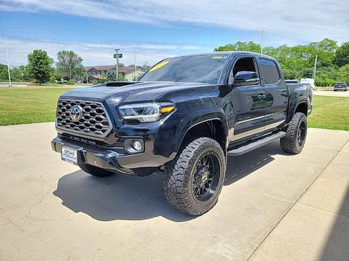 Midnight Black Metallic 2022 Toyota Tacoma TRD Sport