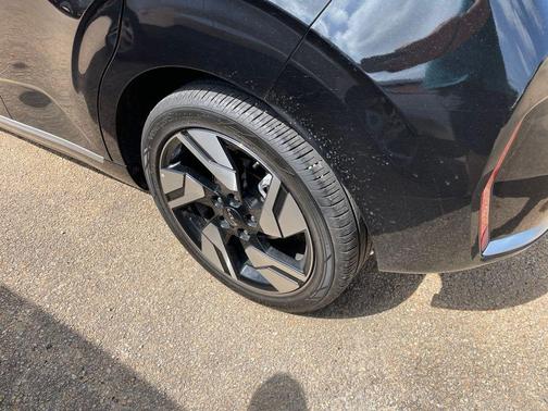 Fusion Black 2025 Kia Soul GT-Line
