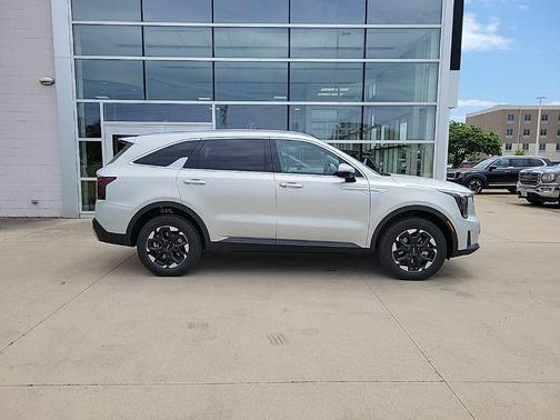 Ivory Silver 2026 Kia Sorento S