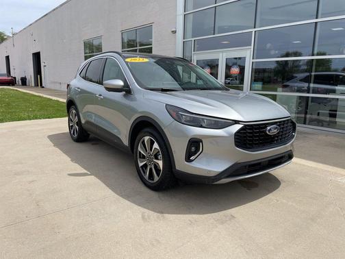 Iconic Silver Metallic 2023 Ford Escape Platinum