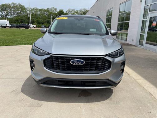 Iconic Silver Metallic 2023 Ford Escape Platinum