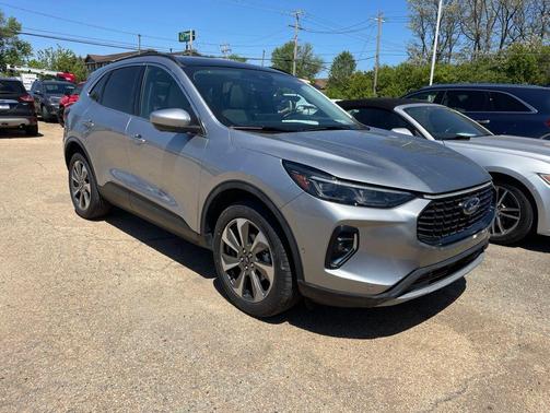 Iconic Silver Metallic 2023 Ford Escape Platinum