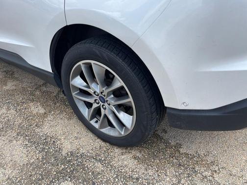 White Platinum Metallic Tri-Coat 2016 Ford Edge Titanium