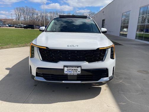 Snow White Pearl 2026 Kia Sorento Hybrid EX