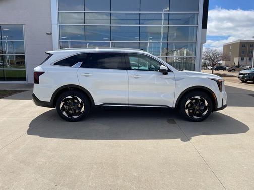 Snow White Pearl 2026 Kia Sorento Hybrid EX