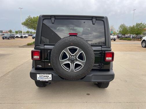 Black Clearcoat 2020 Jeep Wrangler Sport S