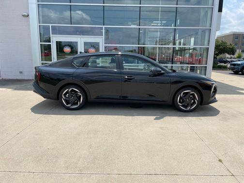 Aurora Black Pearl 2026 Kia K4 EX