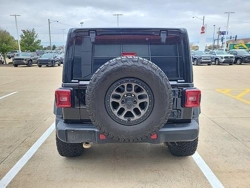 Black Clearcoat 2023 Jeep Wrangler Rubicon 392