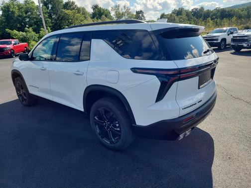 Summit White 2027 Chevrolet Traverse LT