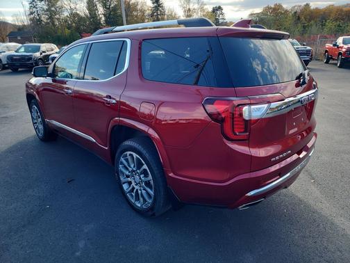 2022 GMC Acadia Denali