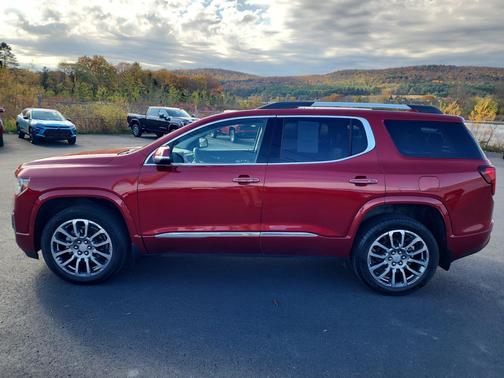2022 GMC Acadia Denali