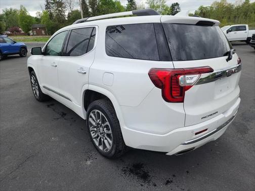 2022 GMC Acadia Denali