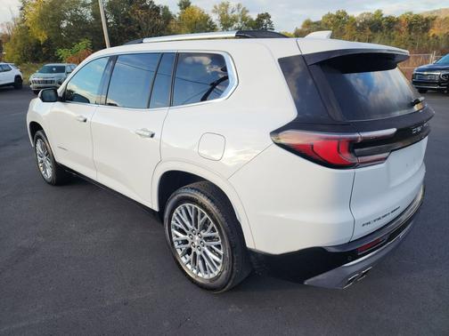 2025 GMC Acadia Denali