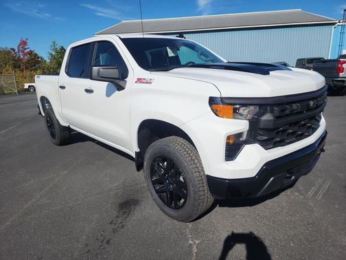 Summit White 2026 Chevrolet Silverado 1500 Custom Trail Boss