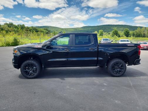 2025 Chevrolet Silverado 1500 Custom Trail Boss