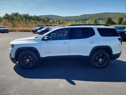 2021 GMC Acadia AWD AT4
