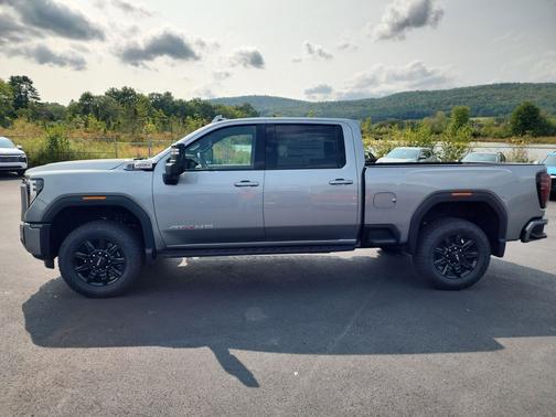 2025 GMC Sierra 2500 AT4
