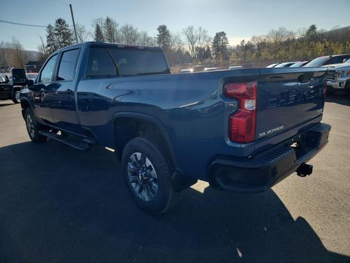 2024 Chevrolet Silverado 2500 Custom