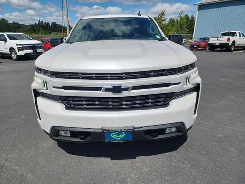 Iridescent Pearl Tricoat 2021 Chevrolet Silverado 1500 RST
