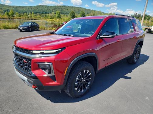 Radiant Red Tintcoat 2026 Chevrolet Traverse AWD Z71