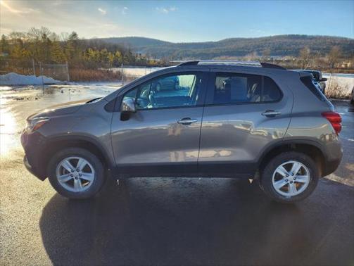 Stone Gray Metallic 2021 Chevrolet Trax LT