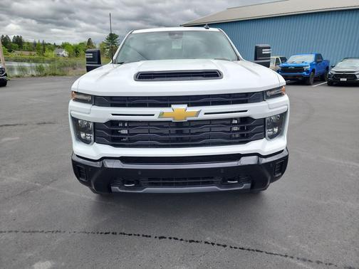 2025 Chevrolet Silverado 2500 Custom