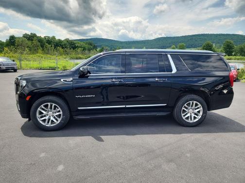 Onyx Black 2024 GMC Yukon XL SLT