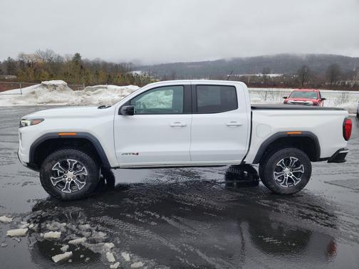 2023 GMC Canyon AT4