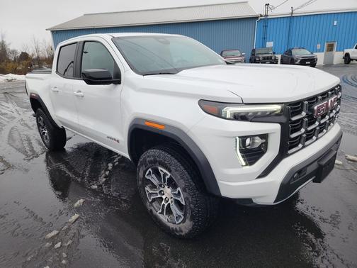 2023 GMC Canyon AT4