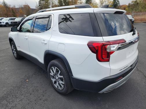 2023 GMC Acadia AWD SLT