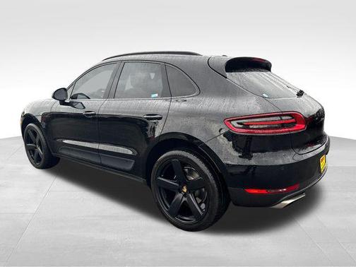 2018 Porsche Macan Base (PDK)