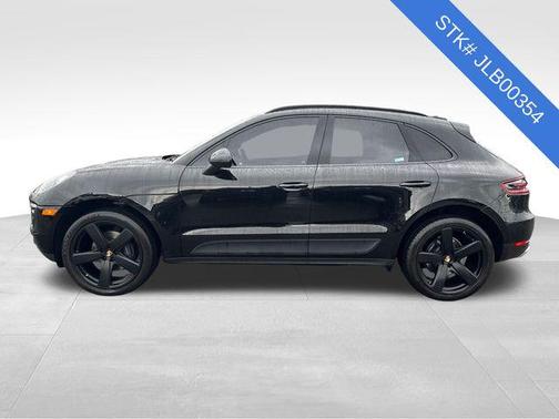 2018 Porsche Macan Base (PDK)