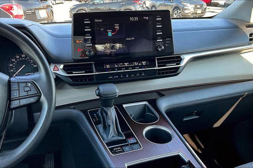 2023 Toyota Sienna LE