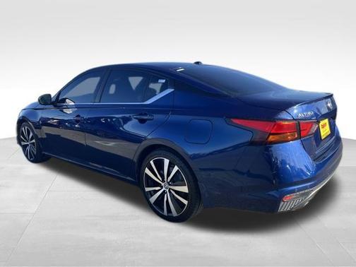 2020 Nissan Altima SR FWD