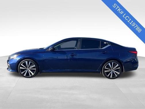 2020 Nissan Altima SR FWD