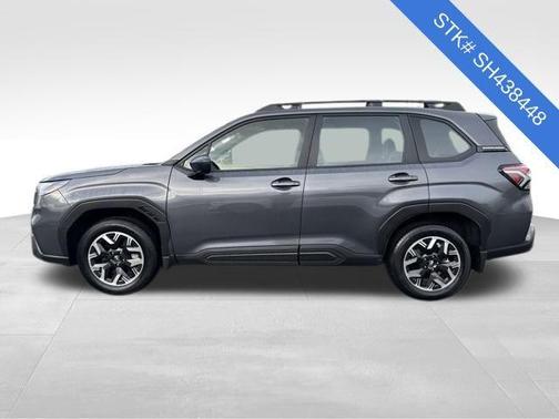 2025 Subaru Forester Base