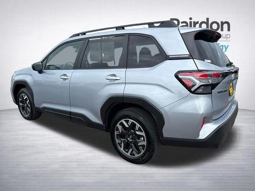 Ice Silver Metallic 2025 Subaru Forester Premium